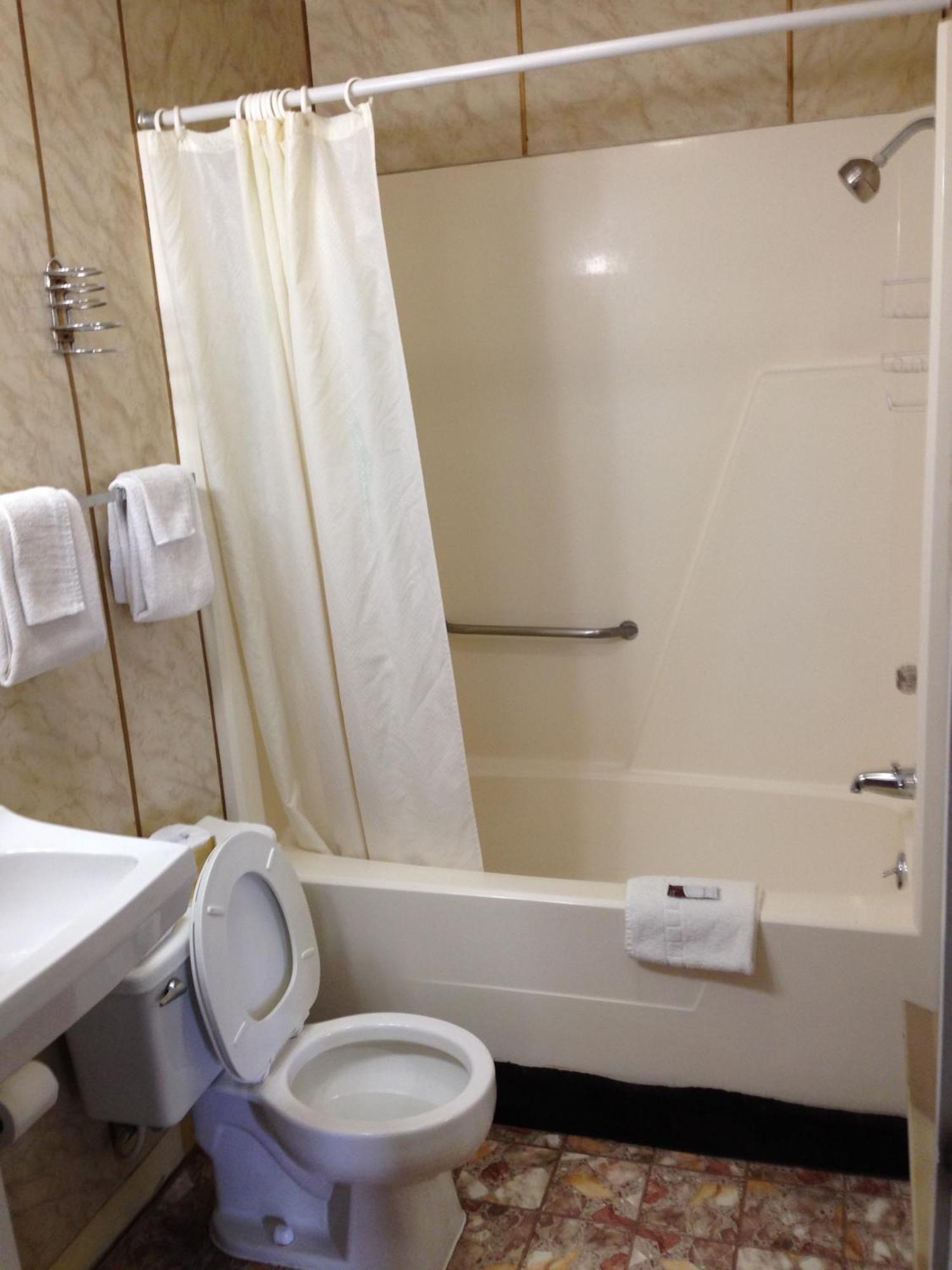 Mayo Motel 2*