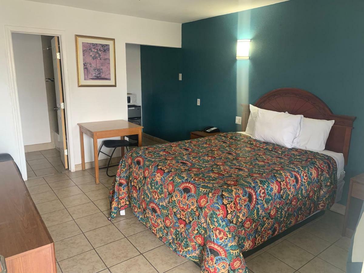 Mayo Motel 2*