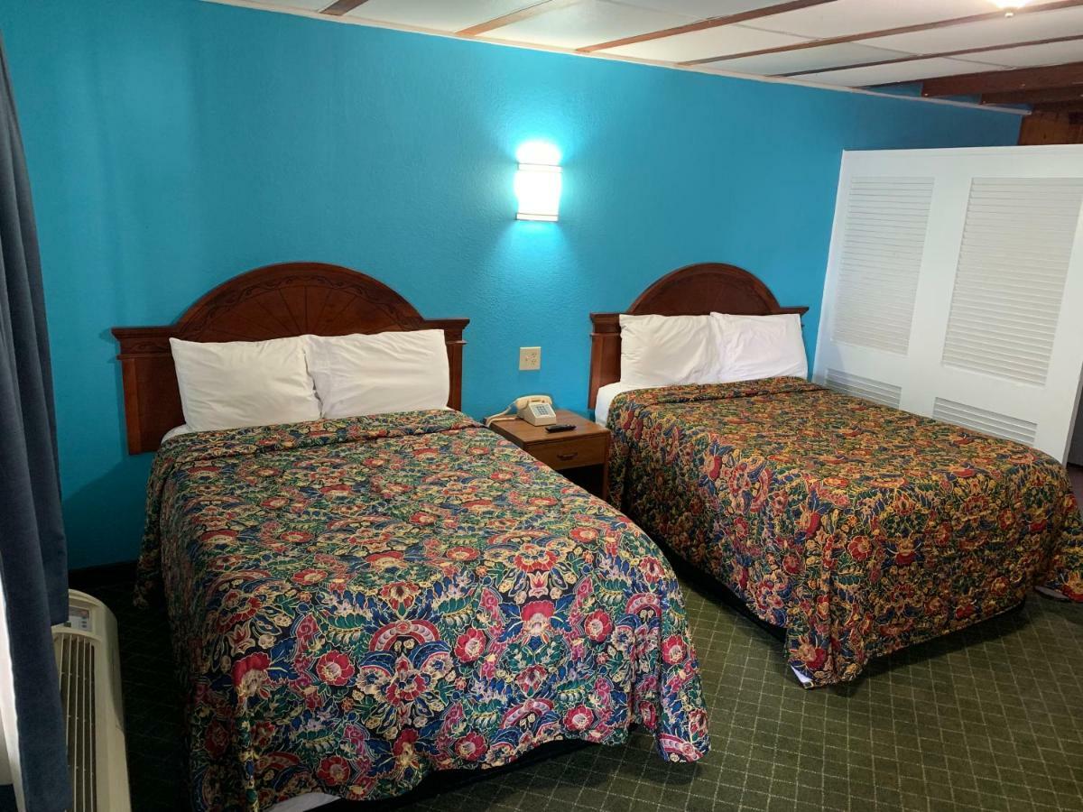 Mayo Motel 2*