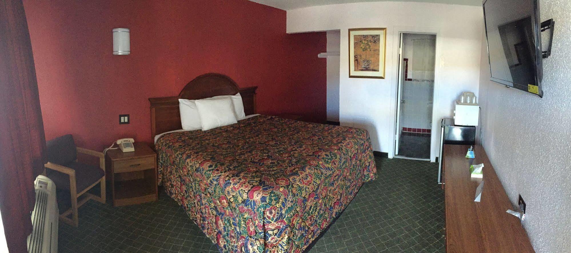 Mayo Motel 2*